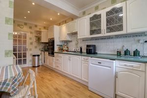Kitchen- click for photo gallery